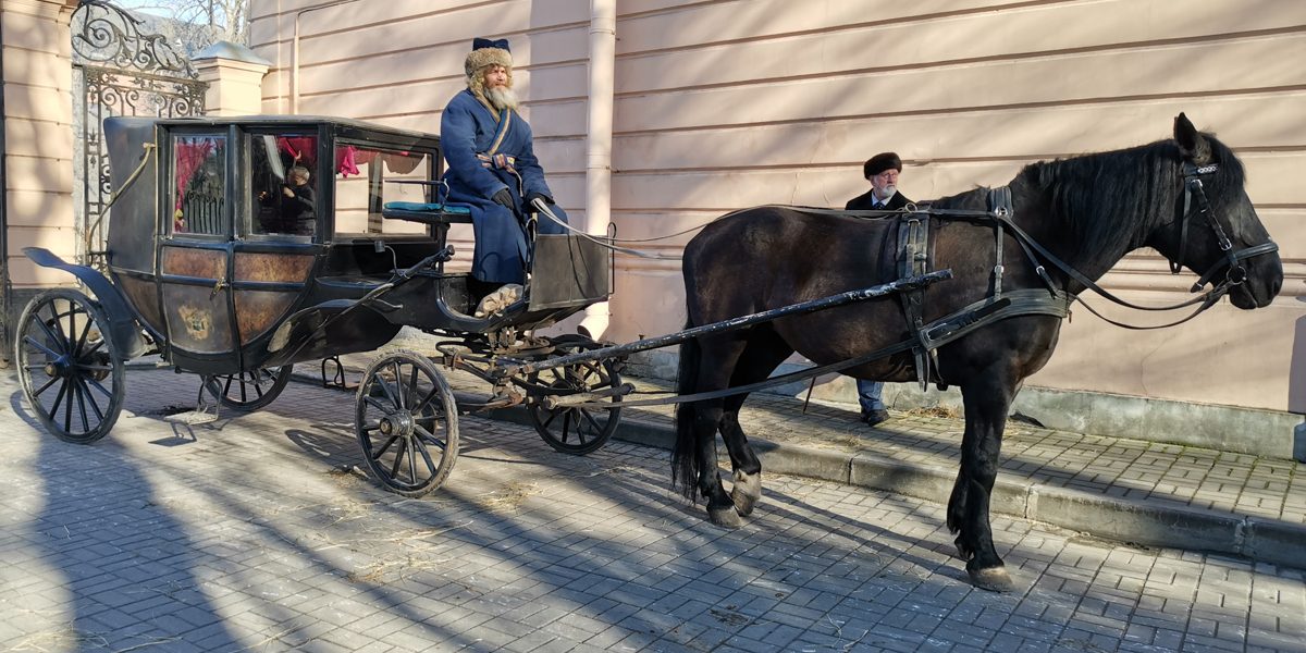 Черное глазландо со вставками для киносъемок